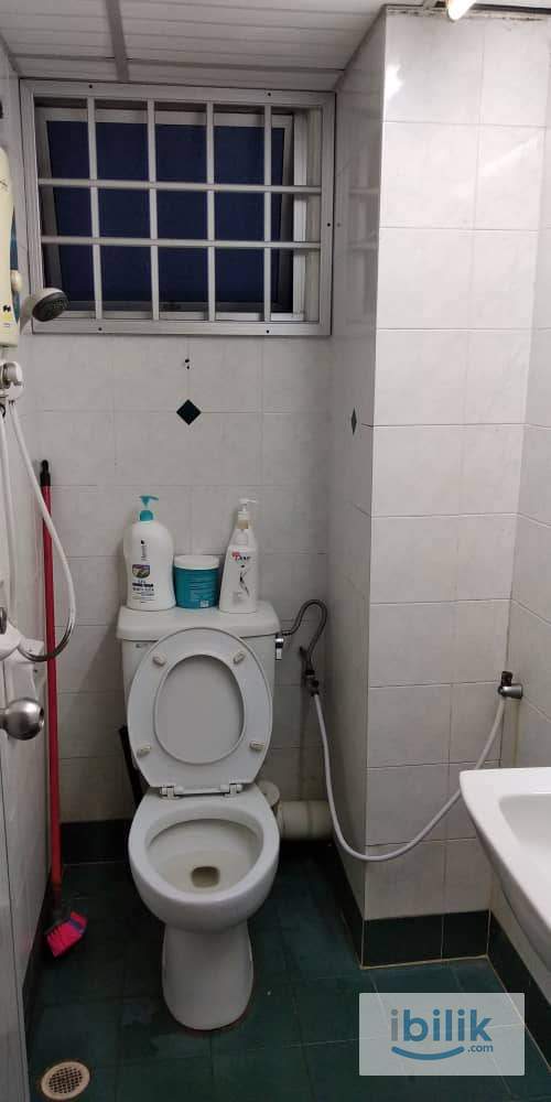 Npark Furnished Middle room Share bathroom included utilities - Image 6