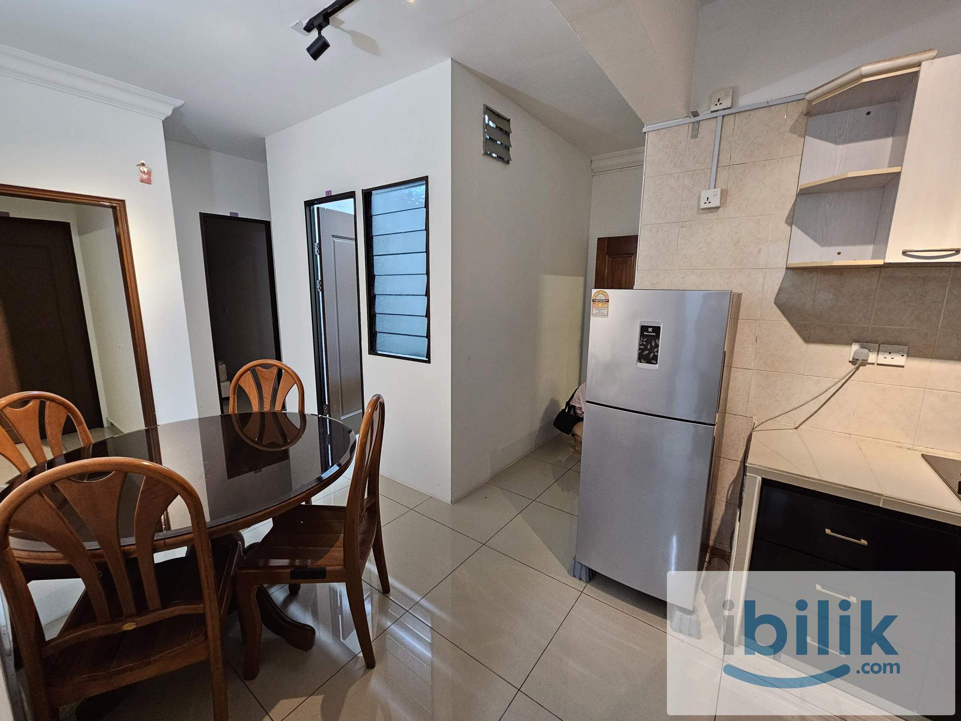Gurney Park aircond furnish single room included utilities - Image 5