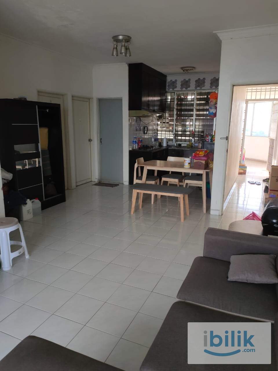 Npark Furnished Middle room Share bathroom included utilities - Image 5