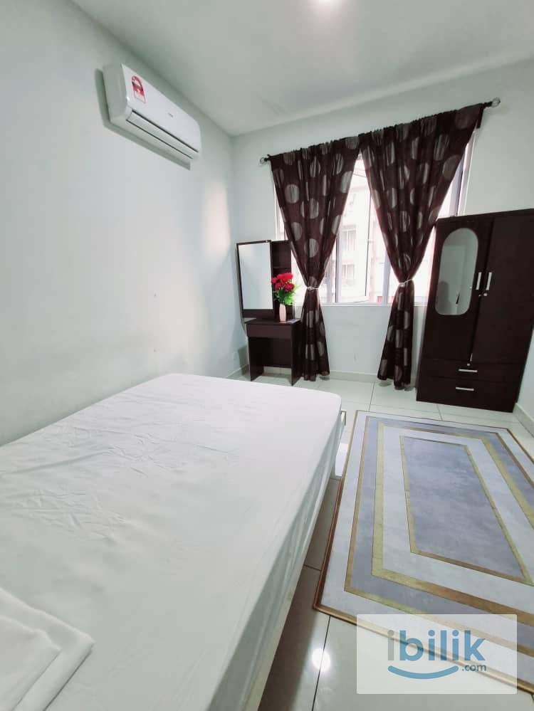 Master bedroom for rent with private bath - Image 1