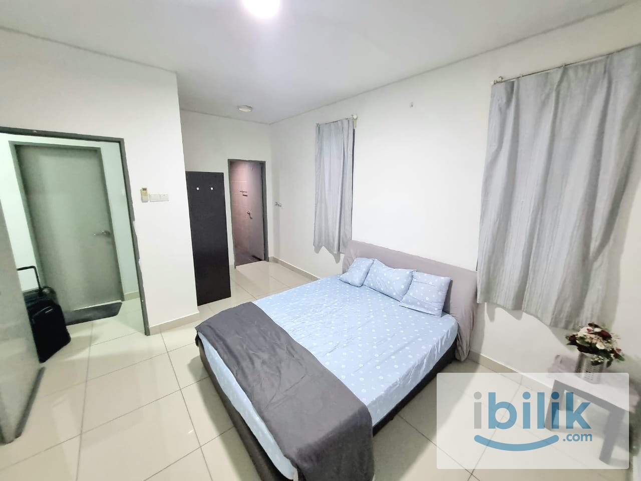MASTER BEDROOM ( 50% first month before 15 june immediate move in!!!) - Image 1