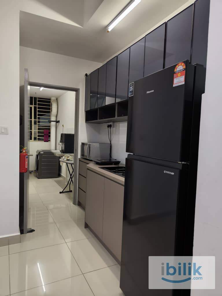 Middle Room - Image 6