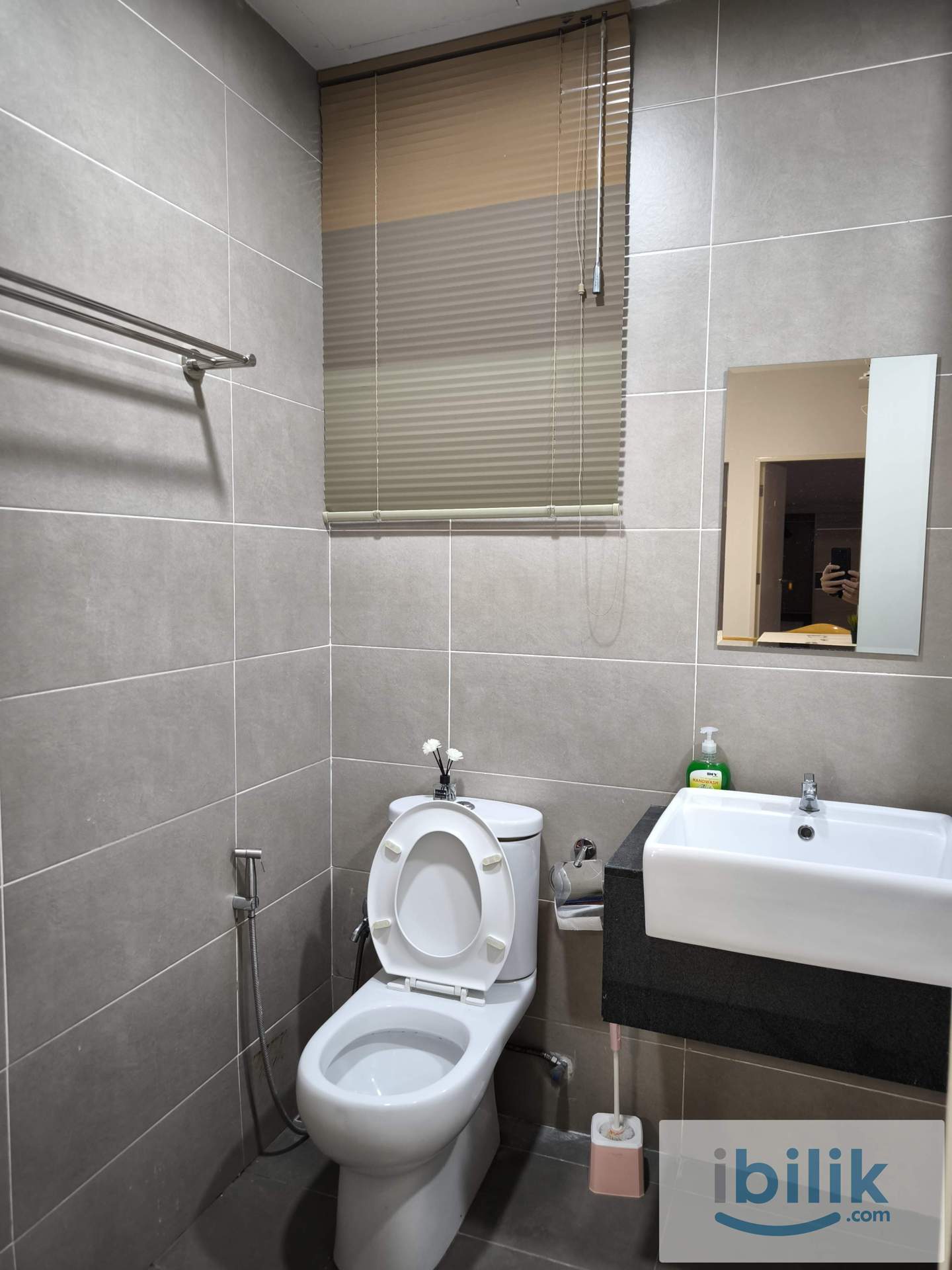 Middle Room You Residence Just Renovated Walk 5 Min Tmn suntex MRT  - Image 3