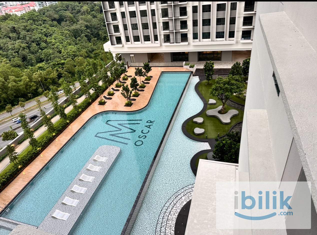Middle Room at M Oscar Residence, Bandar Baru Sri Petaling - Image 4