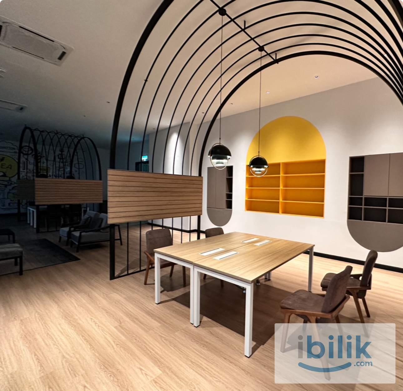 Middle Room at M Oscar Residence, Bandar Baru Sri Petaling - Image 6