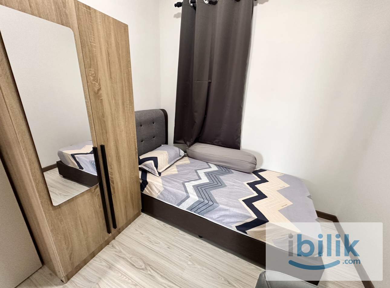 M Oscar Small Room for Rent - Image 1
