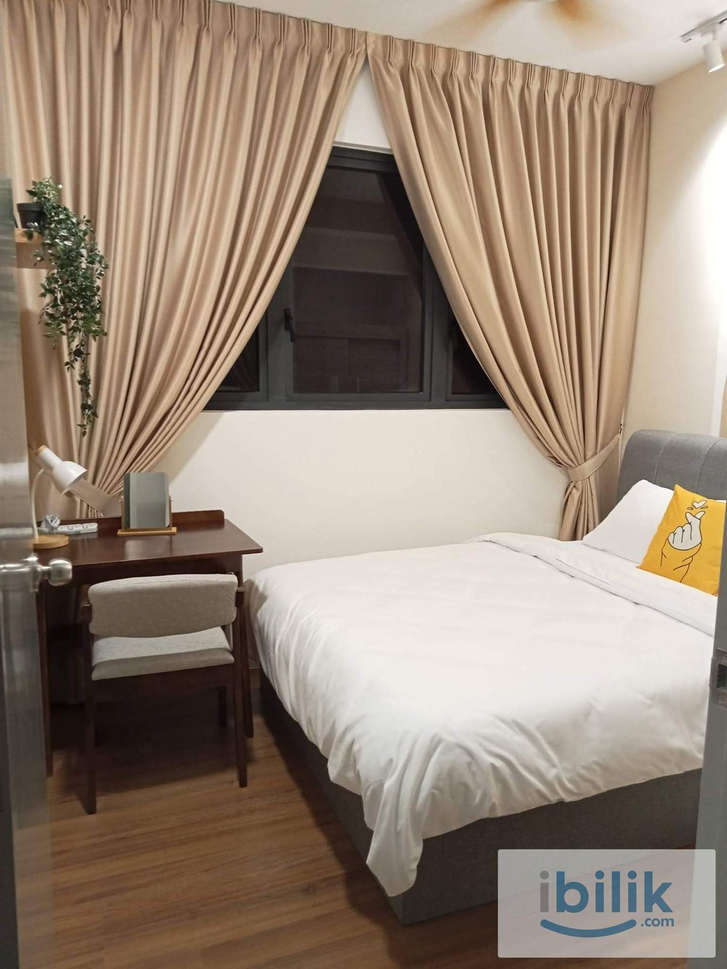 🏡 Clean & Cozy Co-Living Medium Room for Female 🚺 | Near to MRT/LRT Maluri | Fully Furnished - Image 1