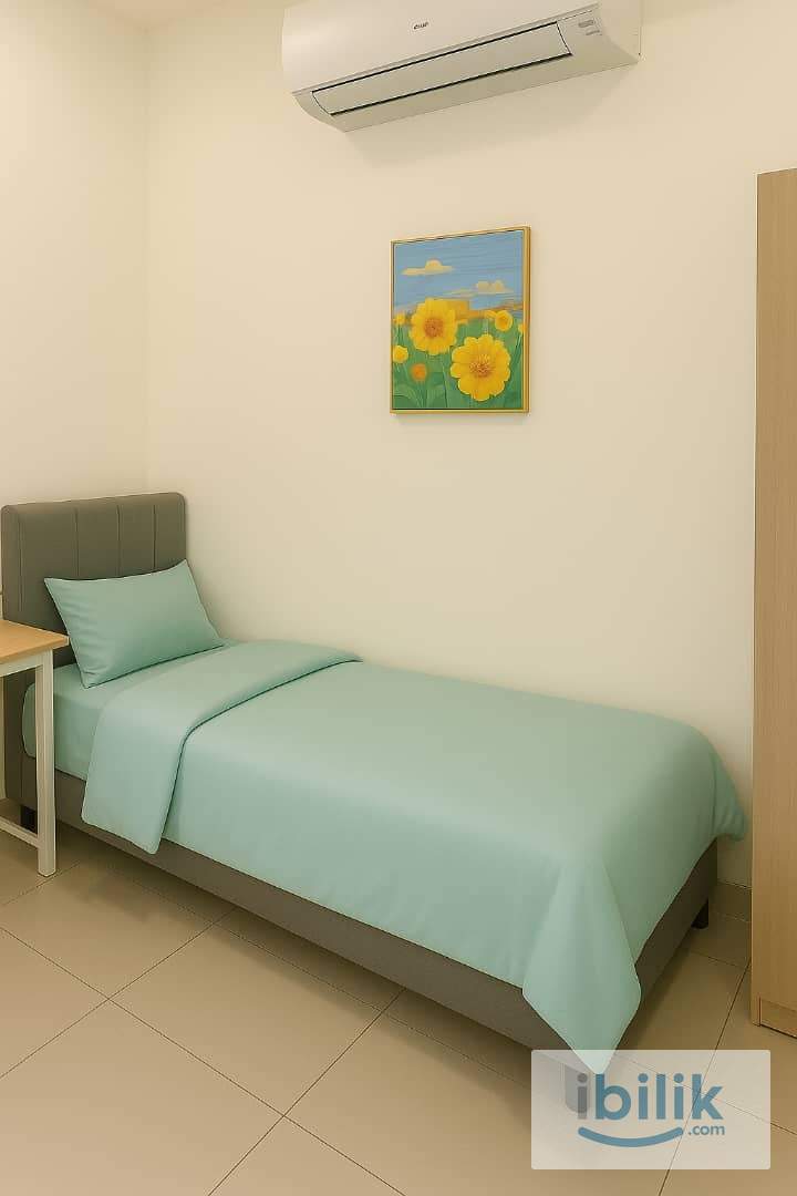 🏡 Cozy Middle room for Rent at The Greens @ Subang West, Shah Alam 🌿 - Image 1
