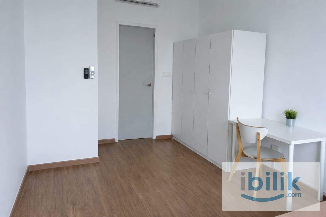 *✨ Newly Renovated Master Room for Rent ✨* - Image 1