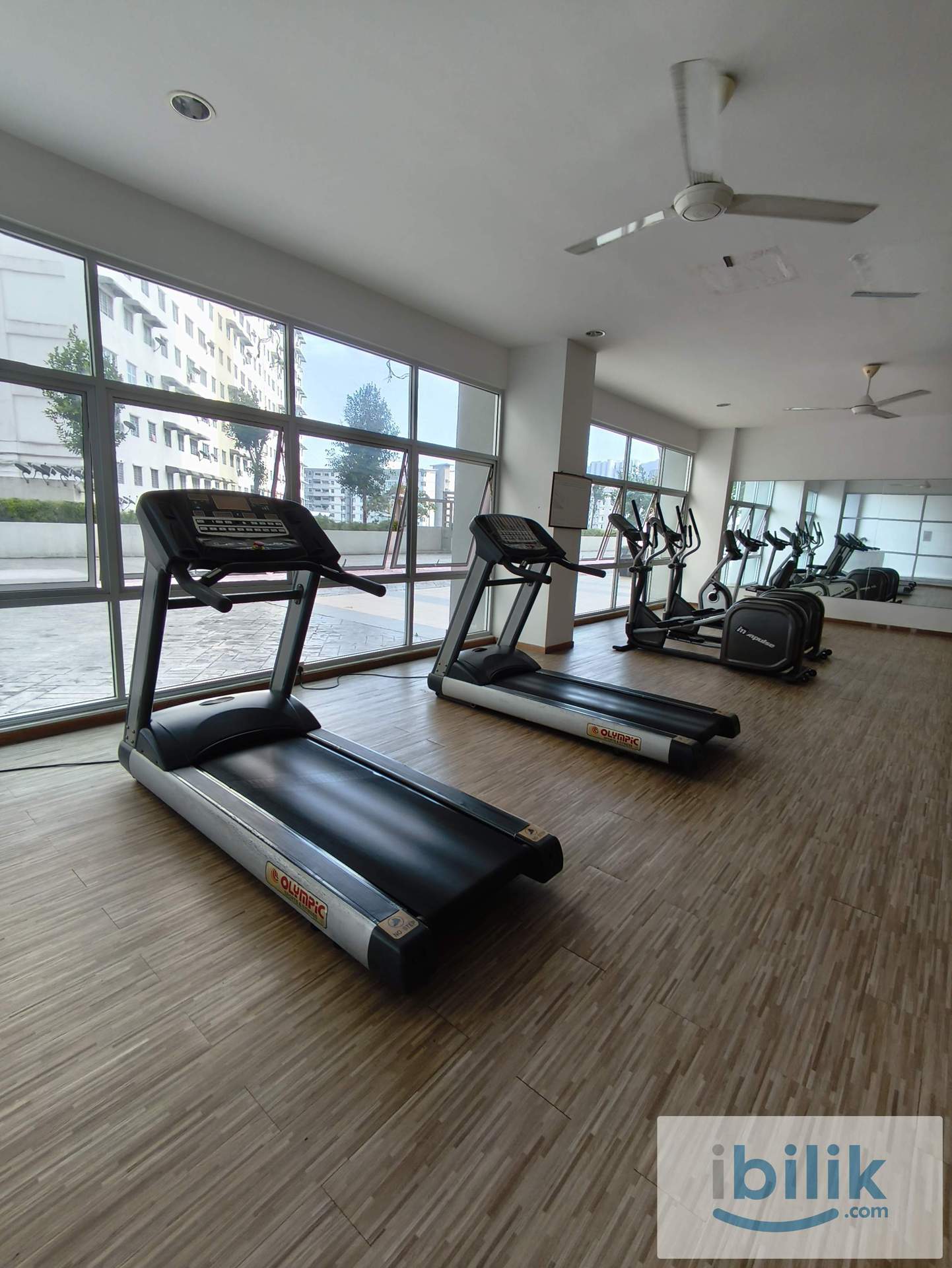 Cozy Middle room @ Bayan Lepas Female unit - Image 4