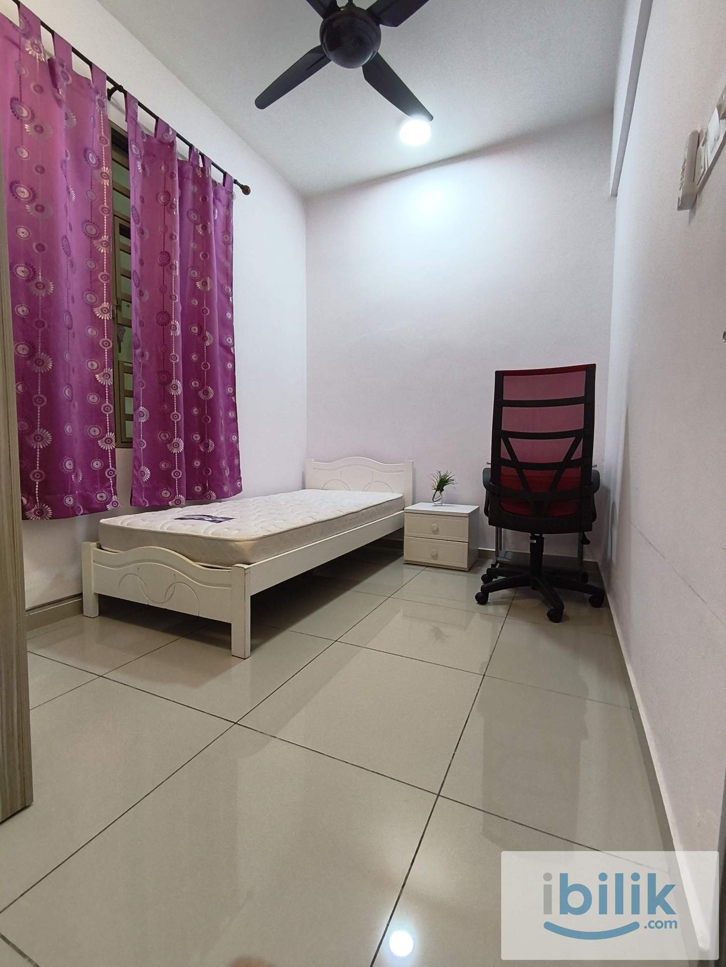 Cozy Middle room @ Bayan Lepas Female unit - Image 1