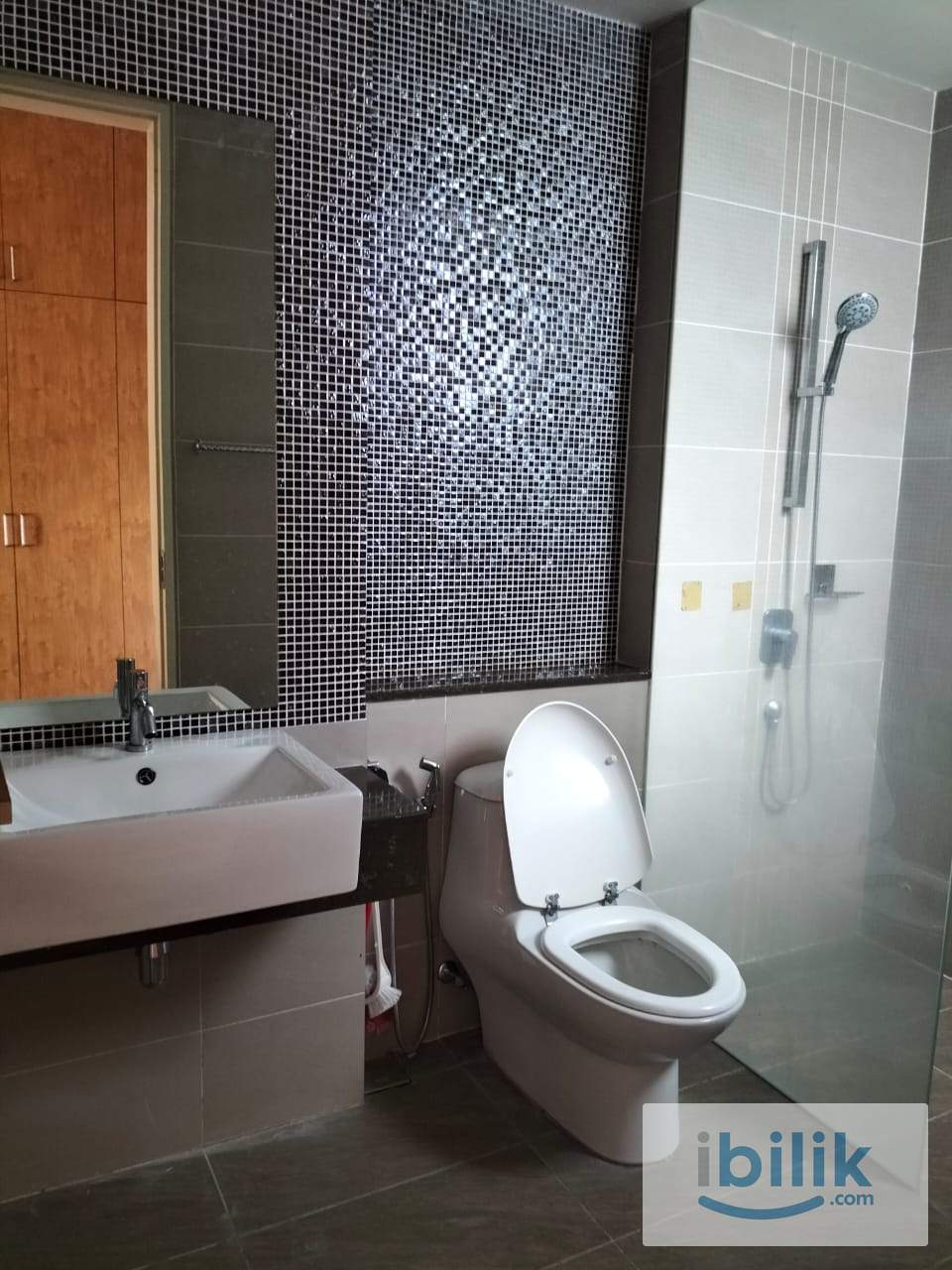 Premium ⭐️ Studio Room Fully Furnished @ Nova Saujana, Special Promotion, Aircond Wardrobe Table Chair Mattress - Image 5