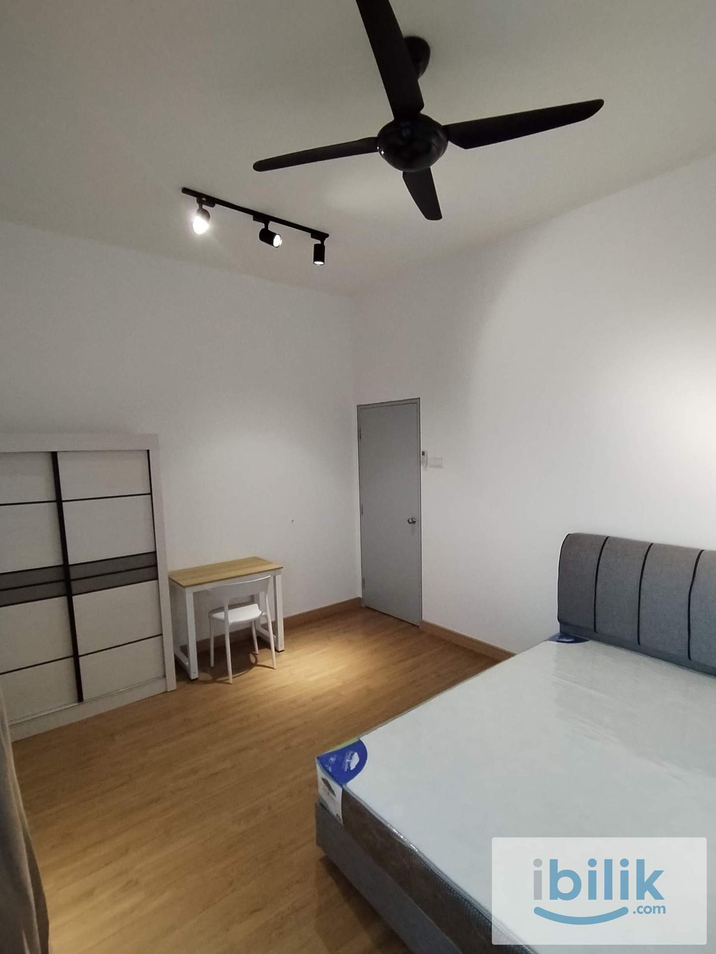 Nexus Residence, Tmn Pertama - Medium Room - Female Unit Only ( Unit Ready On 30 Feb ) - Image 1