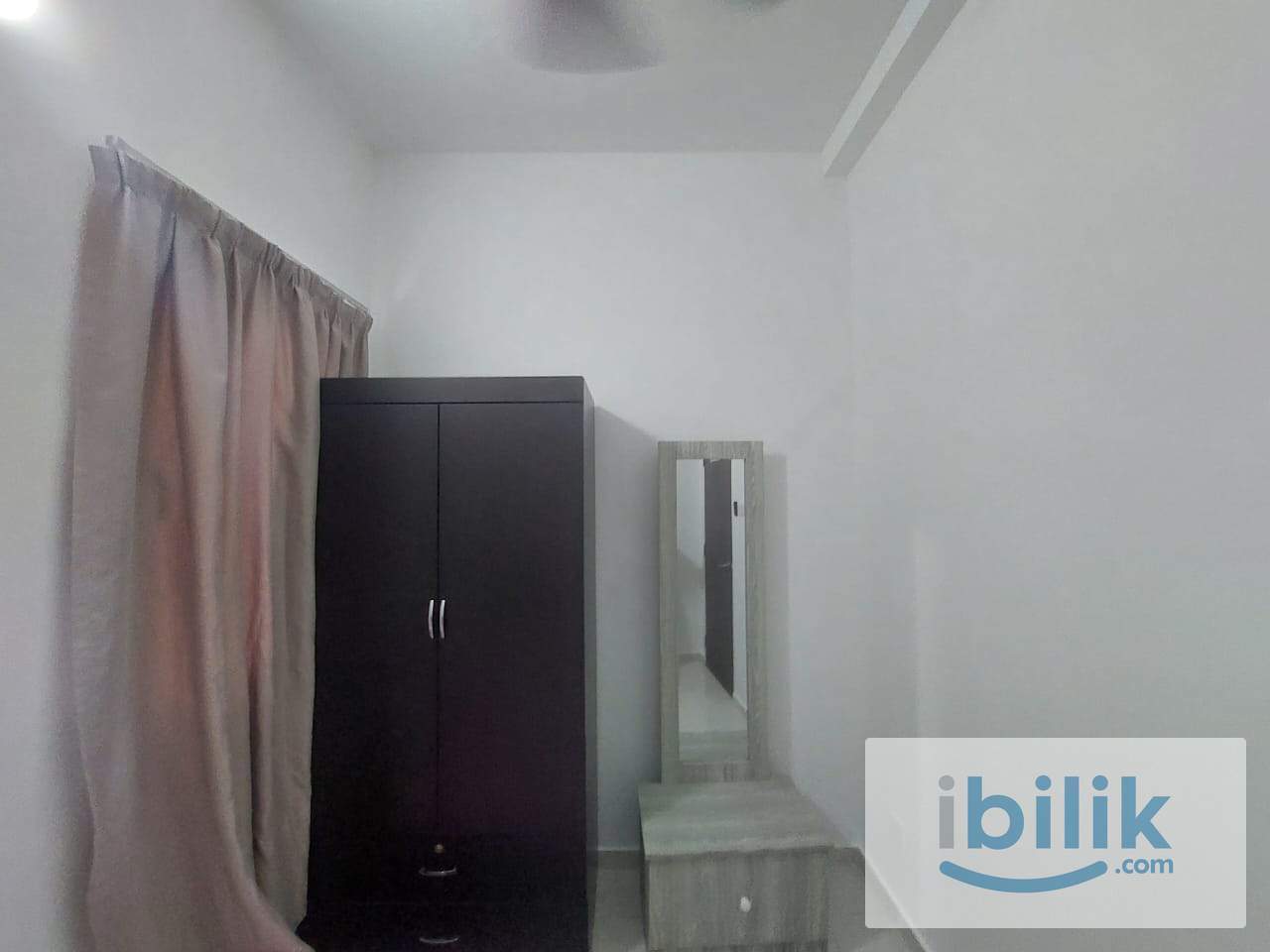Co living room female unit mix race Seasons Garden Wangsa Maju - Image 5