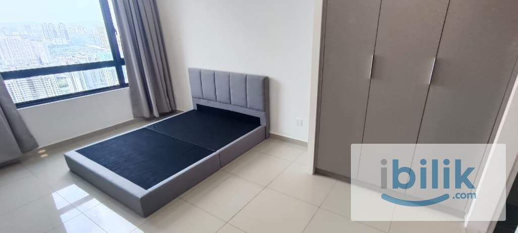 Master Room - Image 2