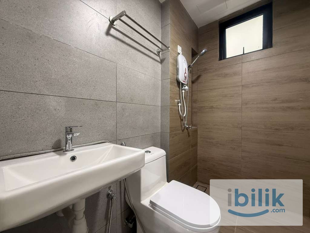 Cozy Master Room for Rent @ Vivo Executive Apartment, Batu Kawan - Image 6