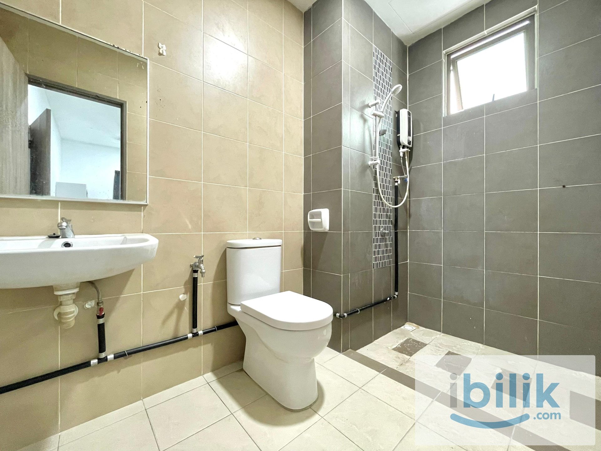 Single Room with Balcony at Tree Sparina @ Ideal Vision Park, Bayan Lepas - Image 2