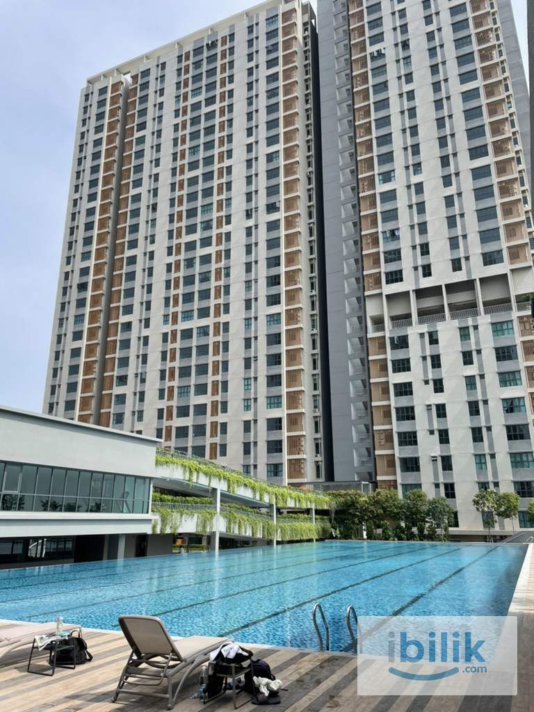 Cozy Junior Master Room at Sinaran Residences, Bandar Cassia - Image 5