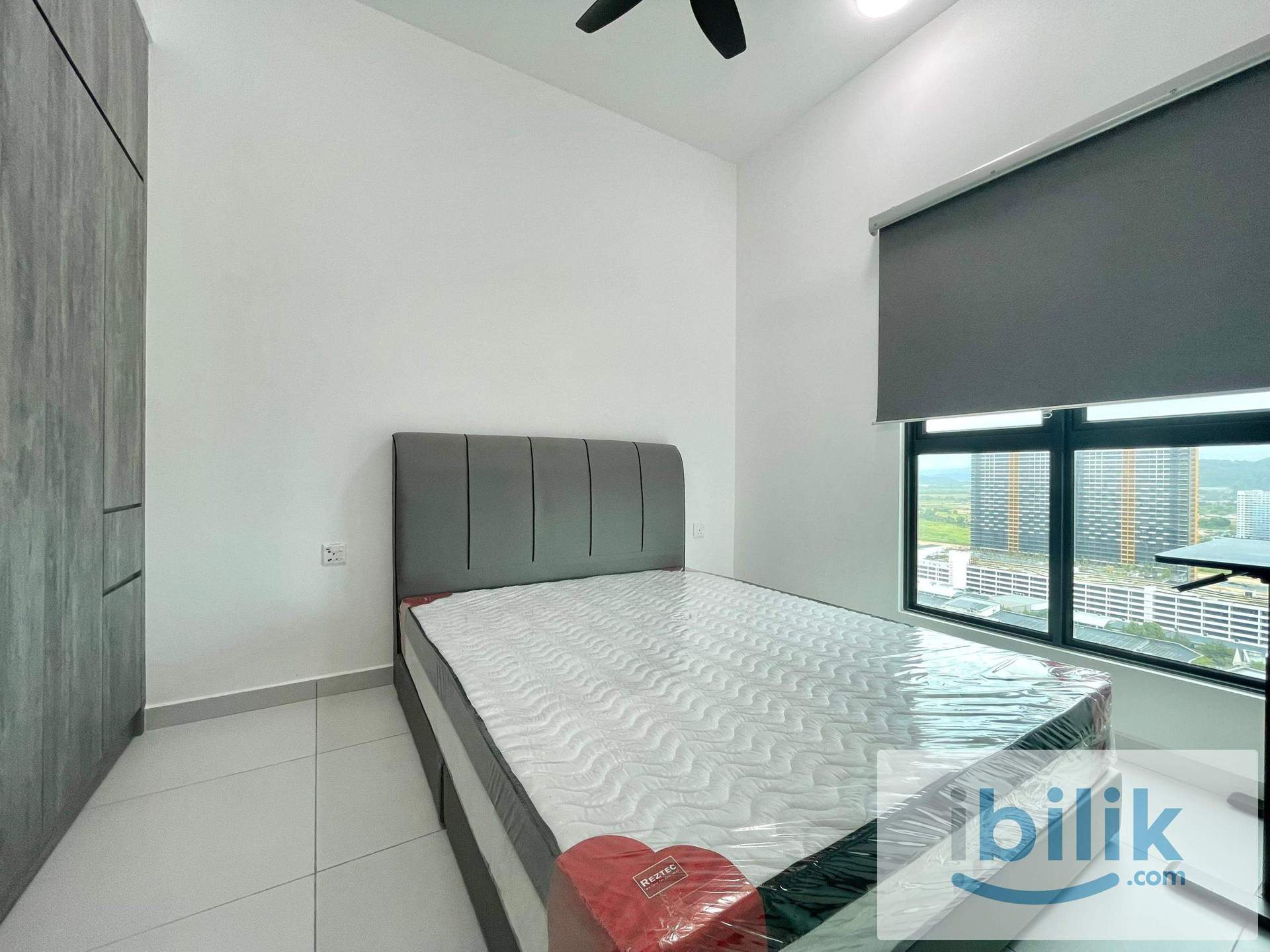 Cozy Junior Master Room at Sinaran Residences, Bandar Cassia - Image 6