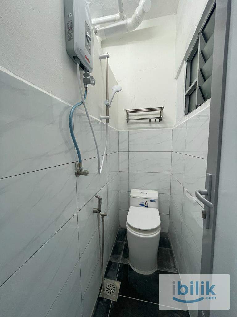 Middle Room at Kota Permai Bukit Mertajam, Seberang Perai - Image 2