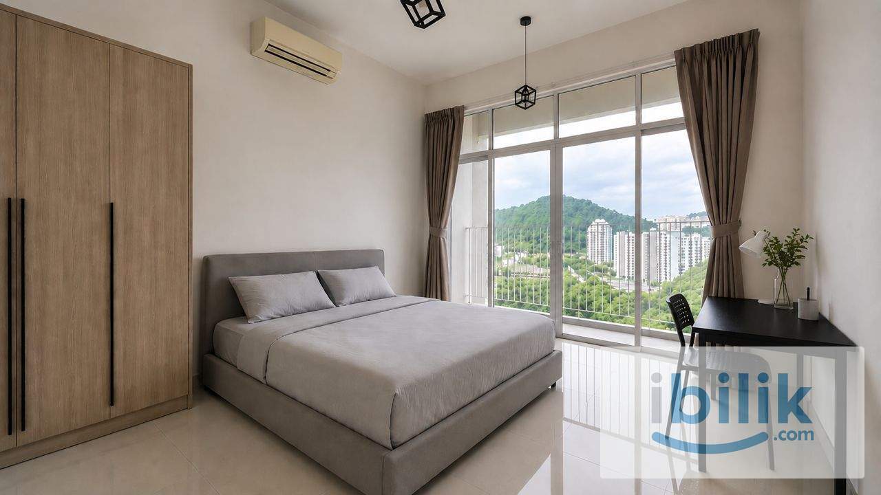 Cozy Balcony Room For Rent @ Sierra East Condominium - Image 1