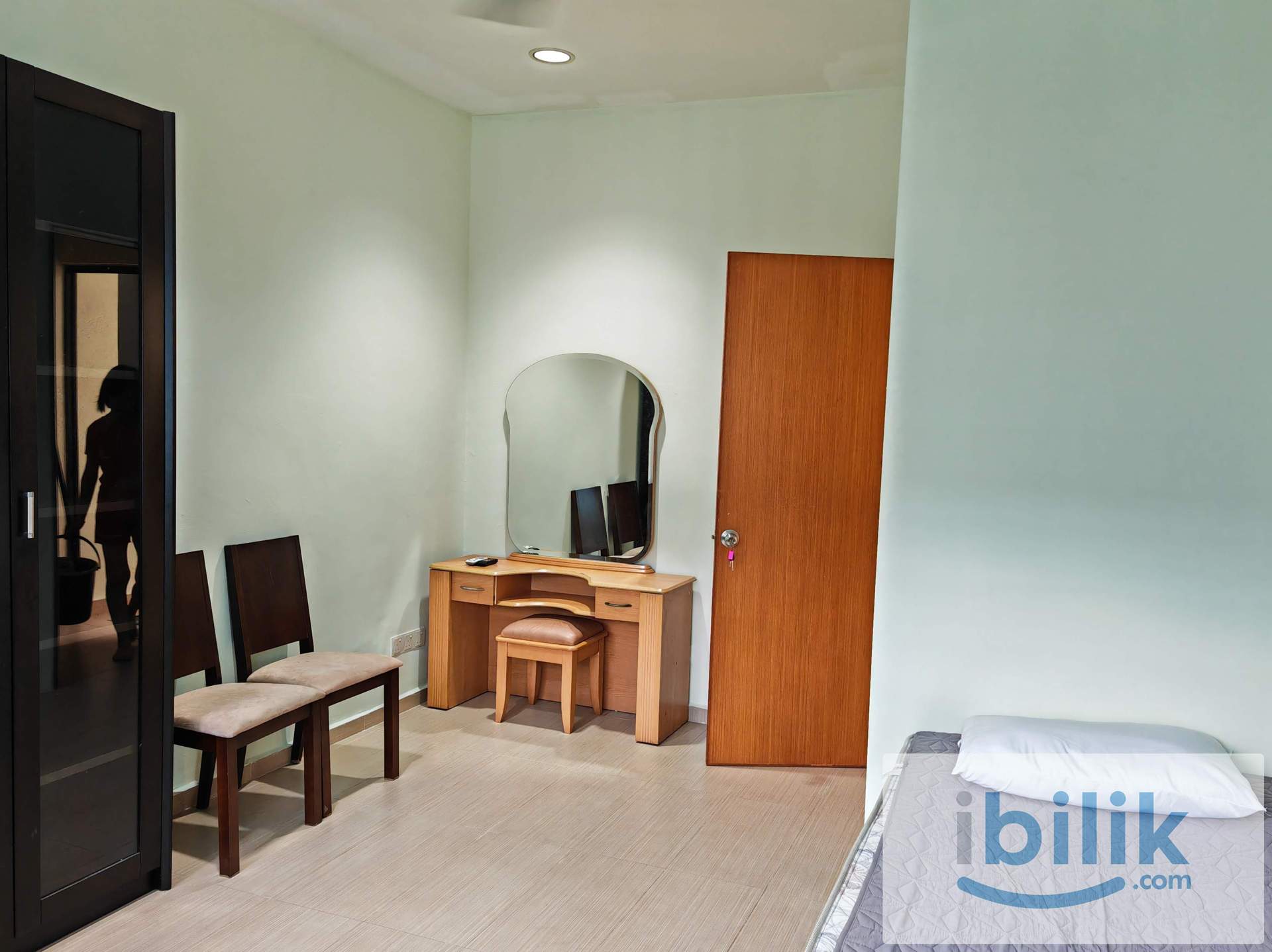 Room E - Image 2