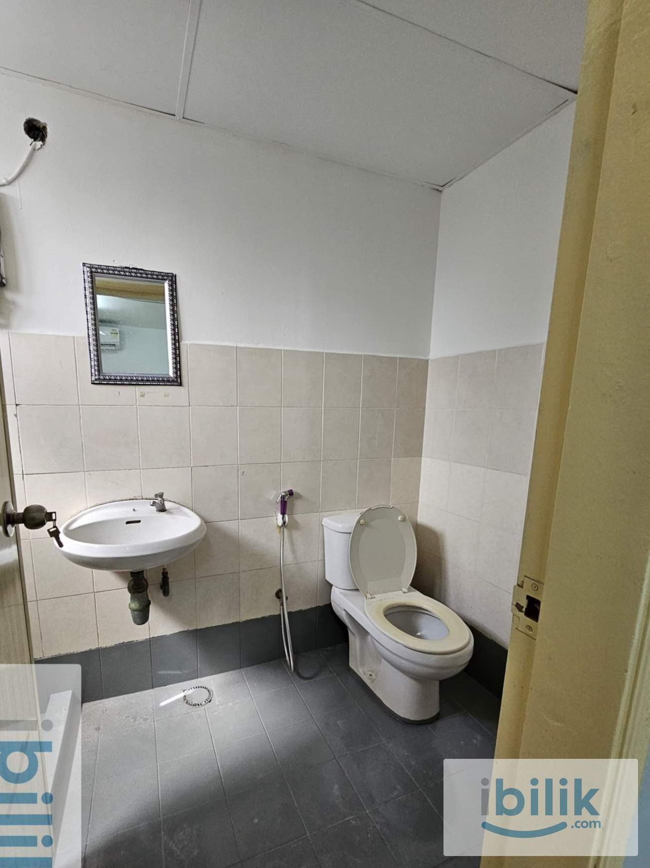 Muslimah Master Room @ Palm Spring Condo Kota Damansara - Image 3