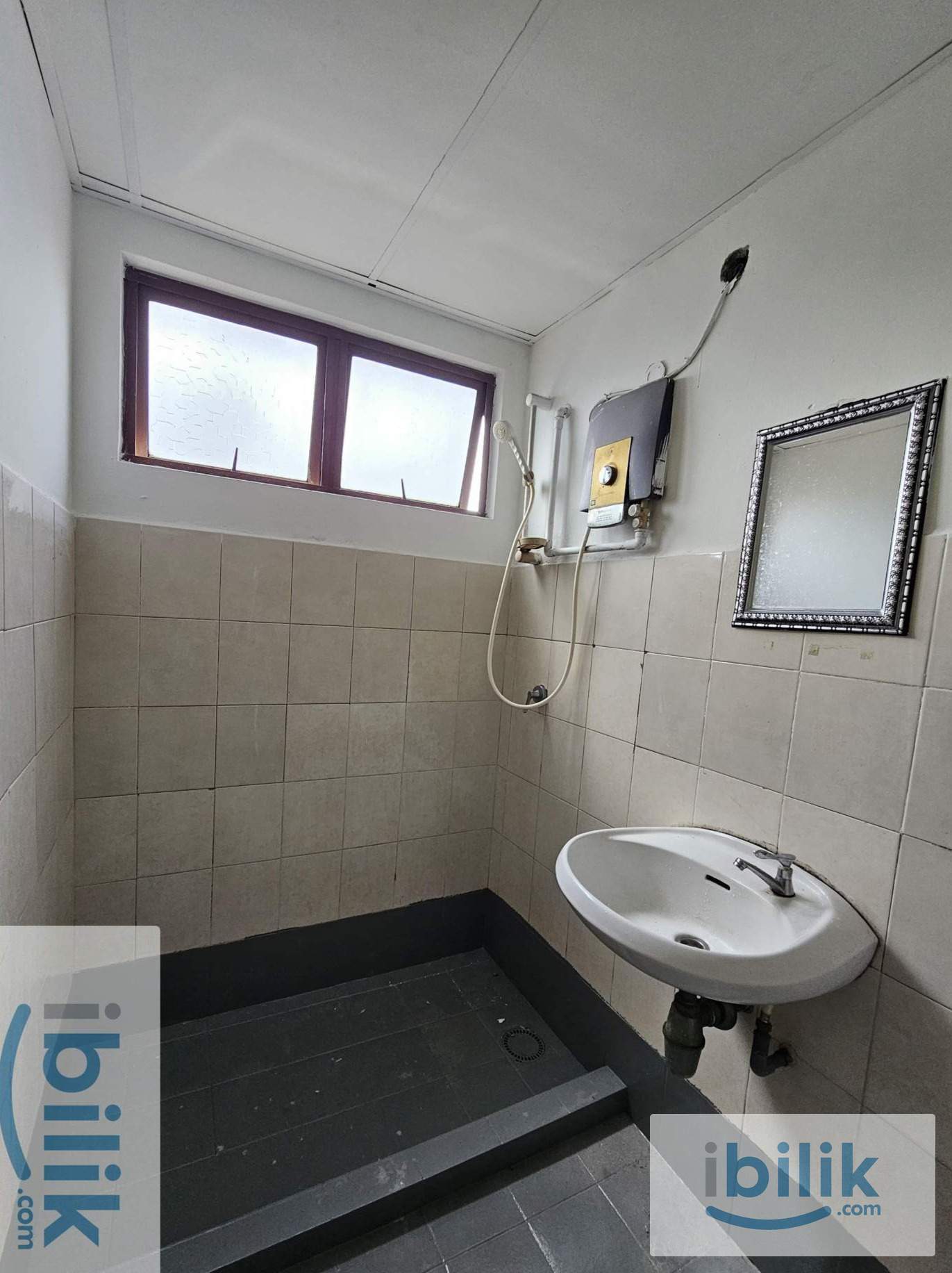 Muslimah Master Room @ Palm Spring Condo Kota Damansara - Image 4