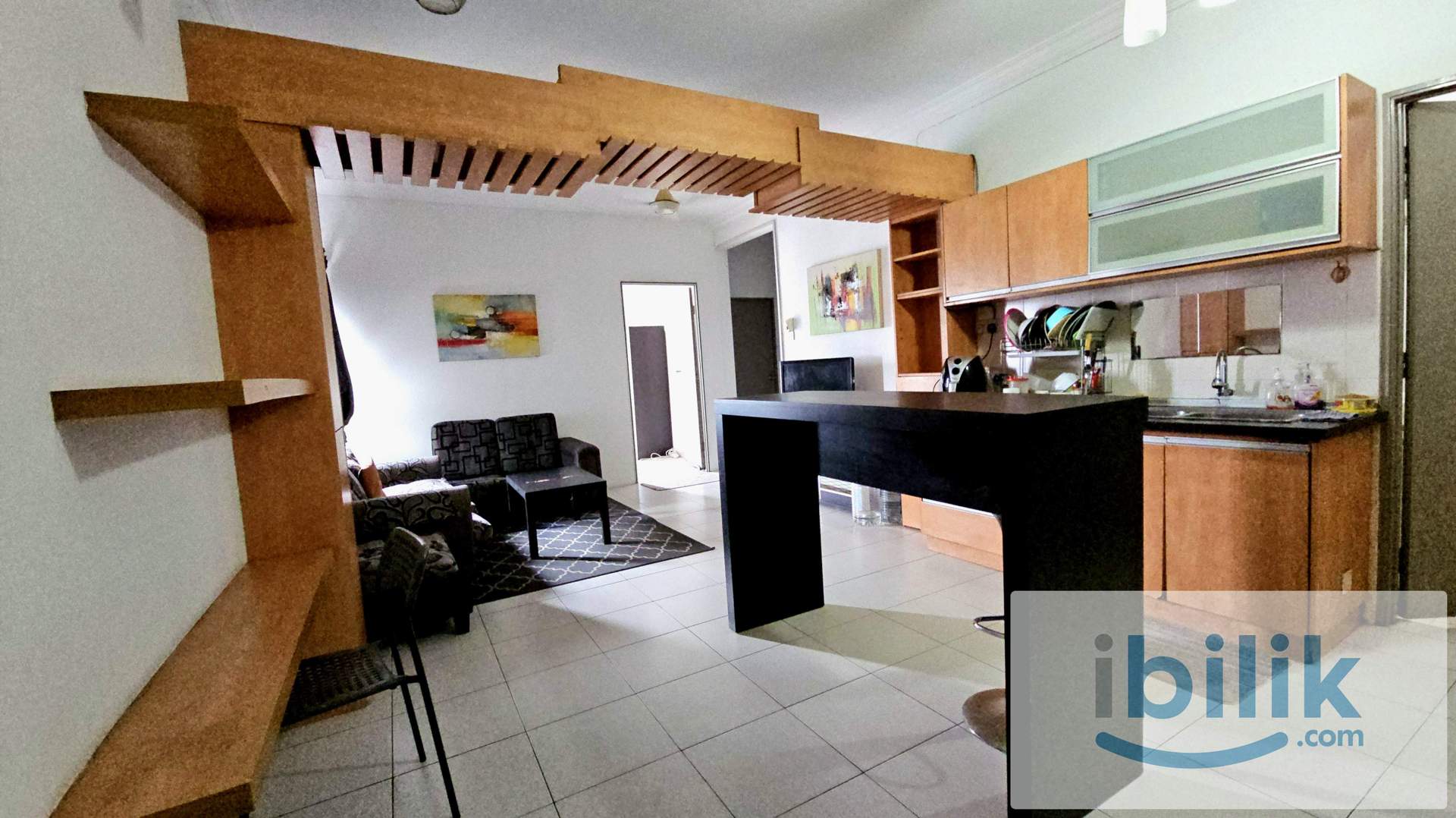 Suria Jelatek - Middle Room - Image 7