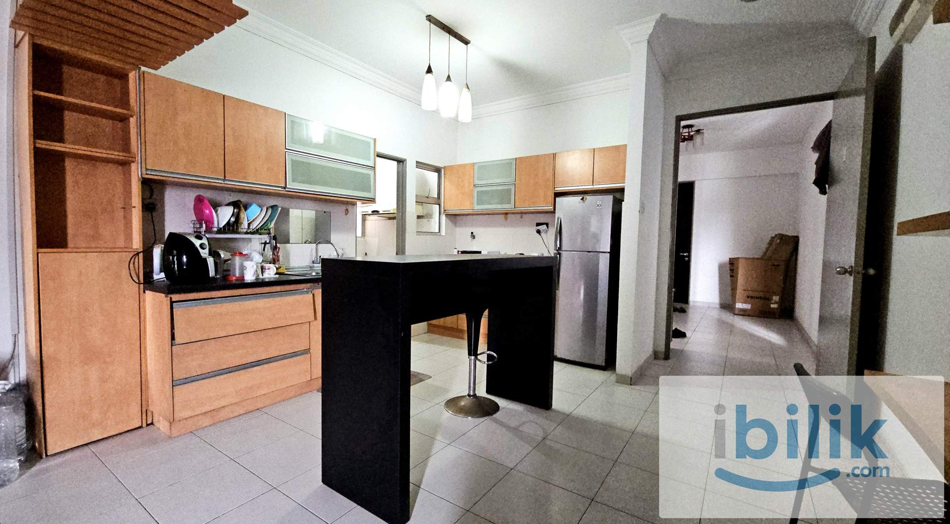 Suria Jelatek - Middle Room - Image 8
