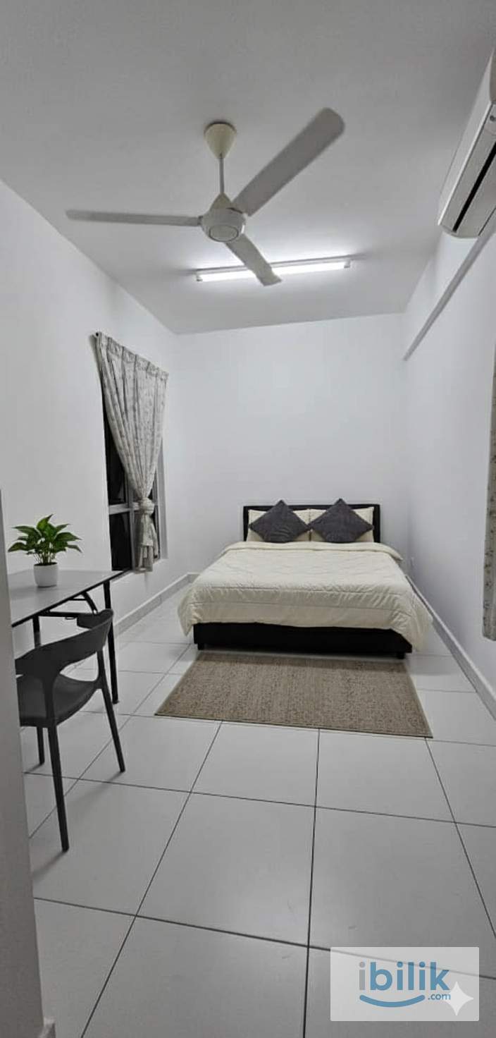Middle Room 1 at Elit Heights Bayan Lepas - Image 1