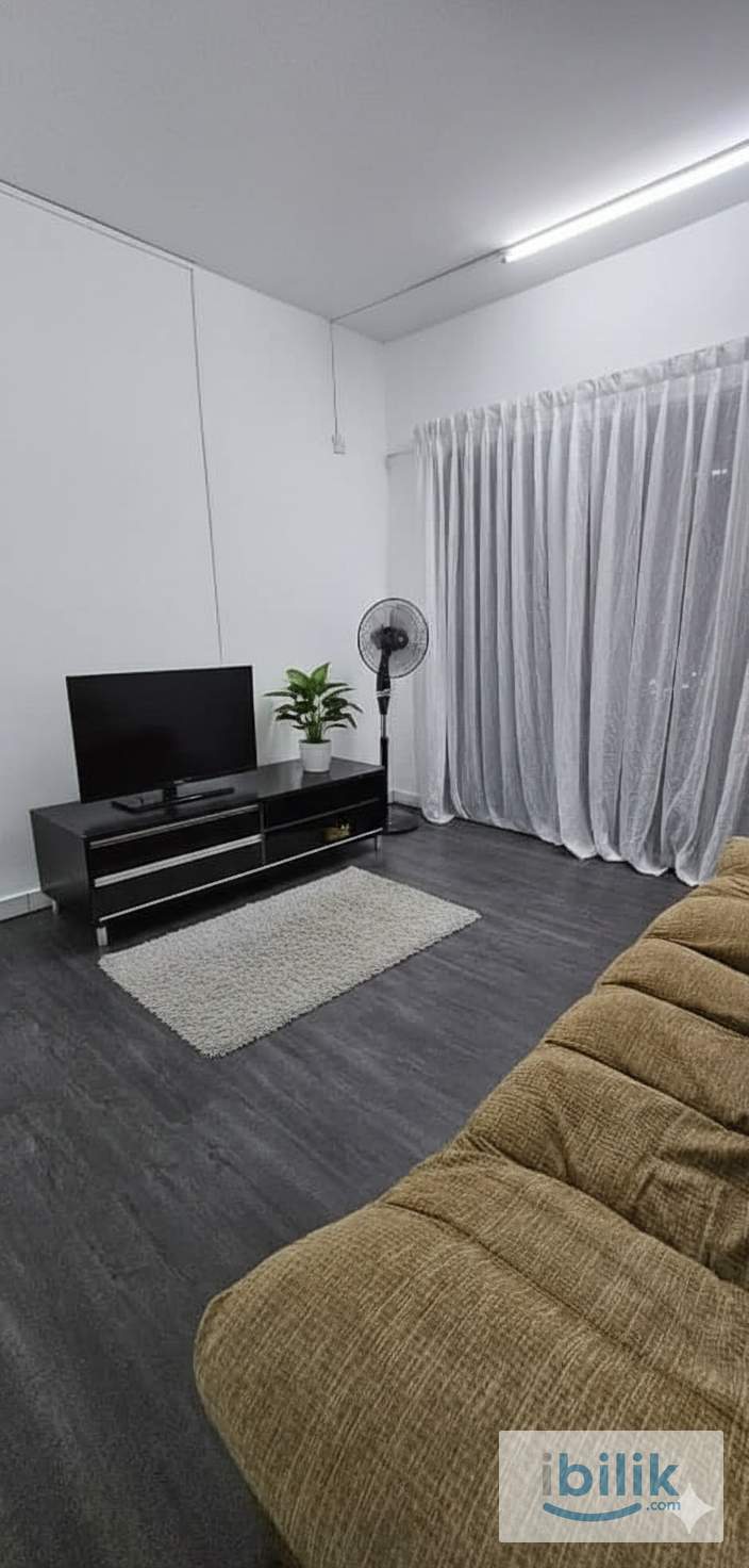 Middle Room 2 at Elit Heights Bayan Lepas - Image 3
