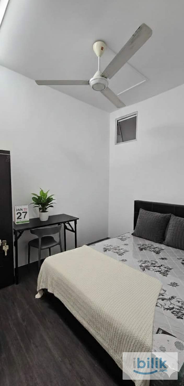 Middle Room 2 at Elit Heights Bayan Lepas - Image 1