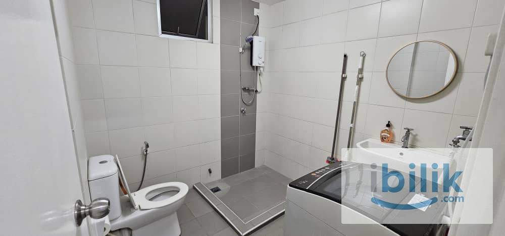 Middle Room 2 at Elit Heights Bayan Lepas - Image 7