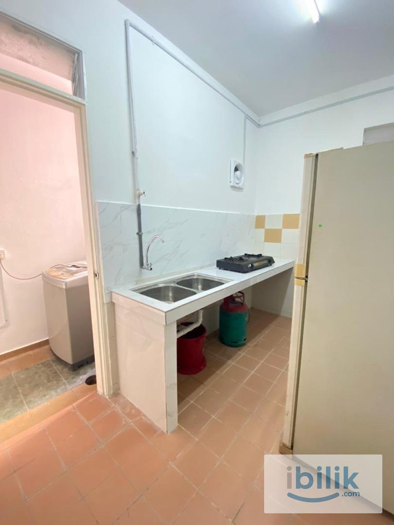 Single room at Bandar Sunway, Petaling Jaya - Image 1