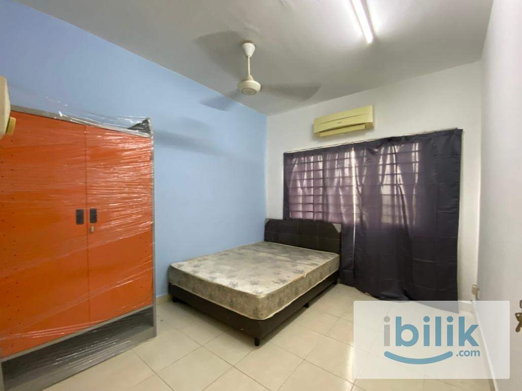 Middle Room at Bandar Sunway, Petaling Jaya - Image 4