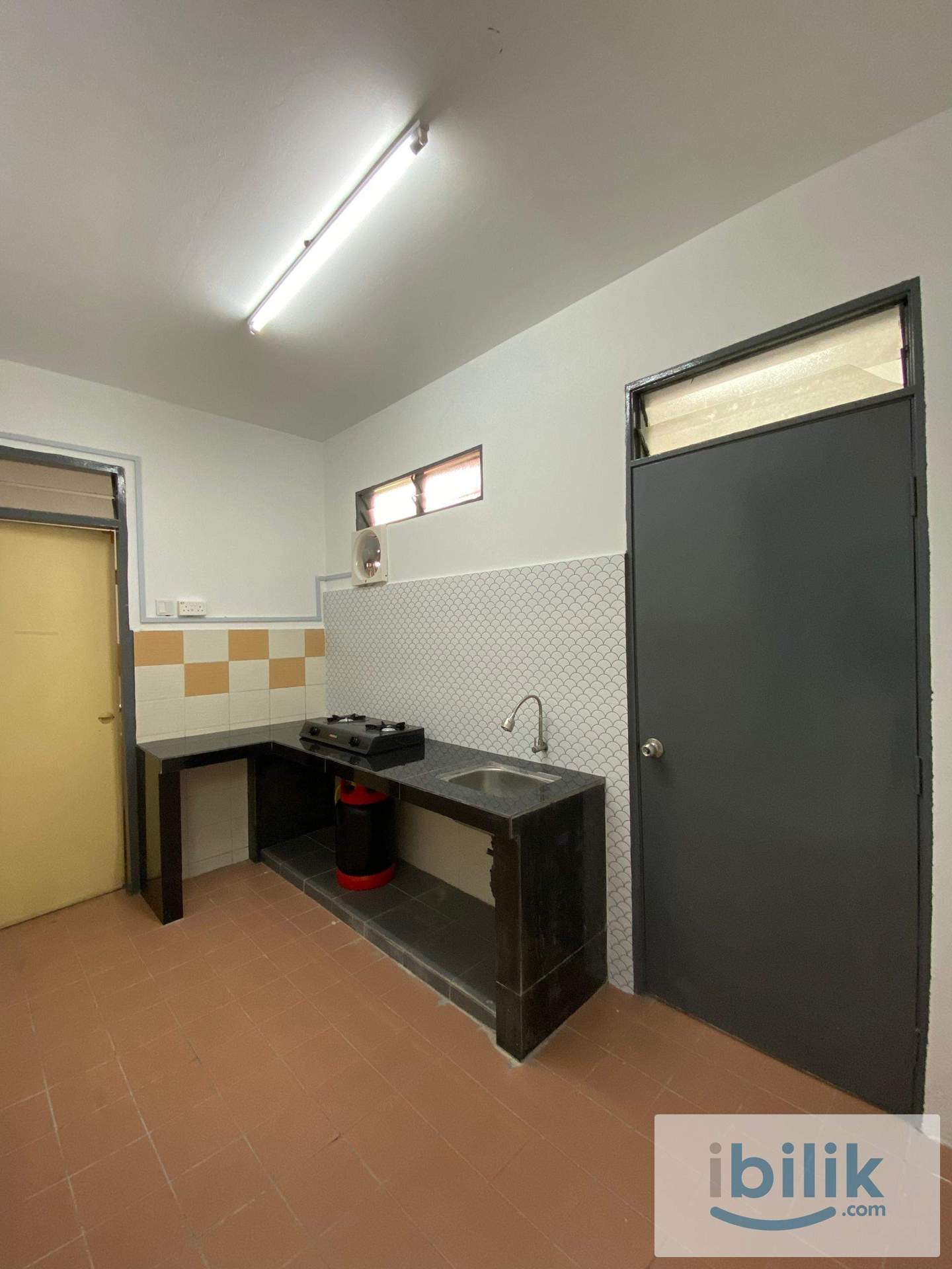 Single Room - Image 2