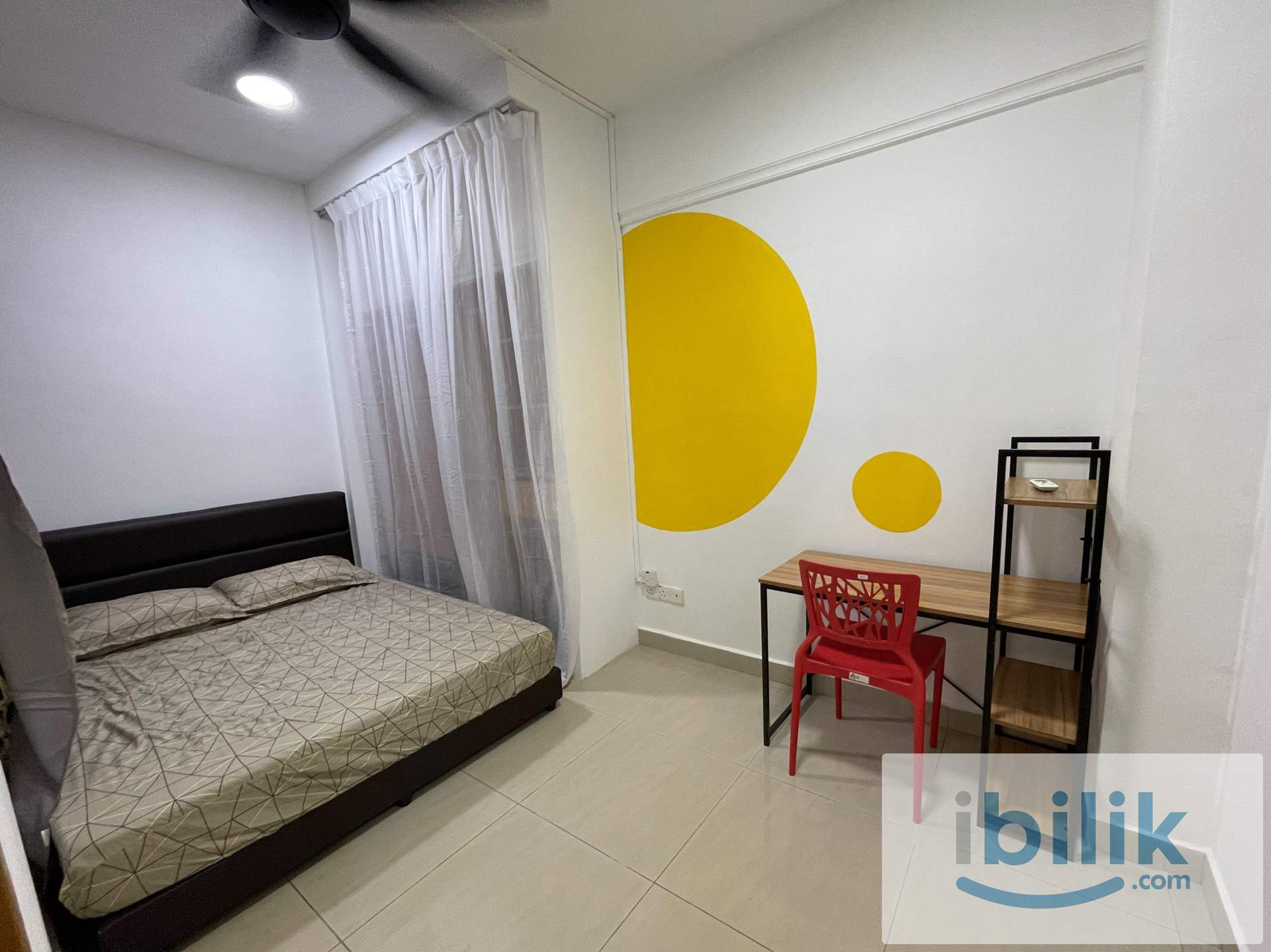 Middle Room @ Suriamas Suites (Aircond Included) – Sharing Bathroom - Image 1