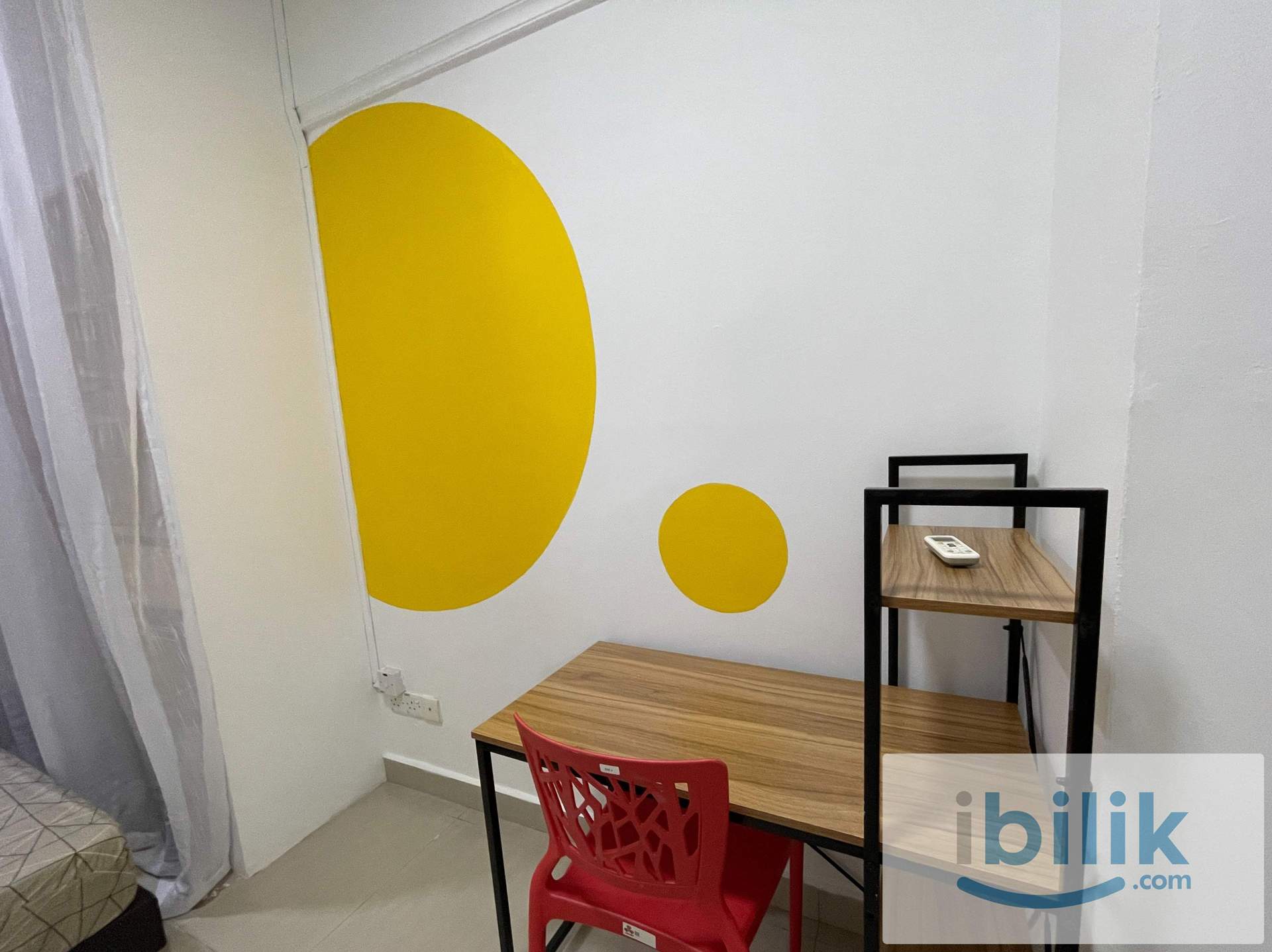 Middle Room @ Suriamas Suites (Aircond Included) – Sharing Bathroom - Image 2