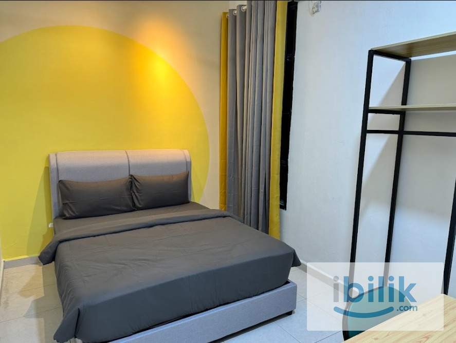 MEDIUM ROOM FOR RENT @ SURIAMAS SUITES, LARKIN - Image 1