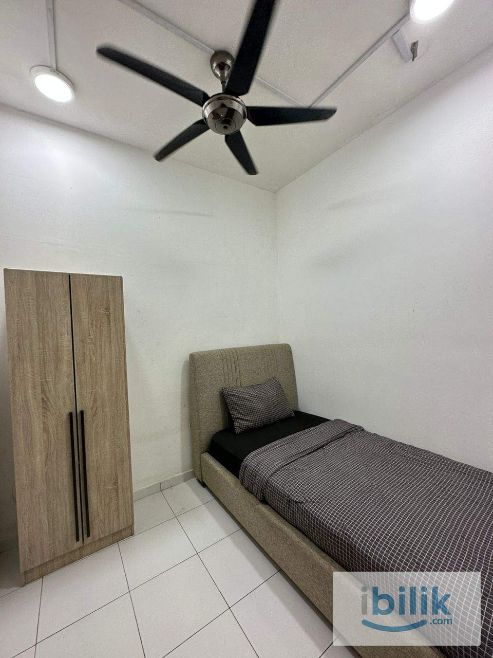 SINGLE ROOM FOR RENT @ JENTAYU RESIDENSI, TAMPOI - Image 1