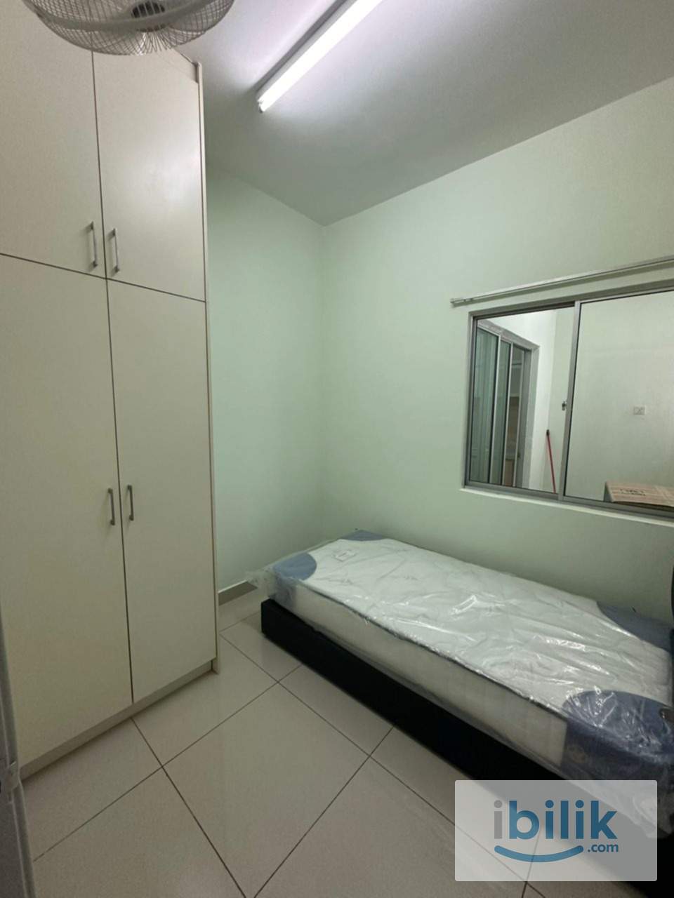 OUG PARKLANE SMALL ROOM MIX UNIT RM450 ONLY - Image 1