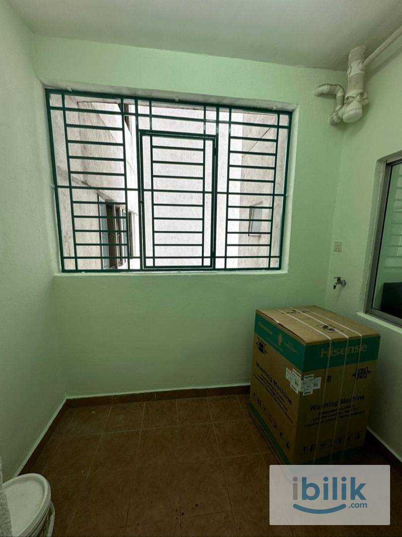 MEDIUM ROOM IN OUG PARKLANE OLD KALNG ROAD - Image 4