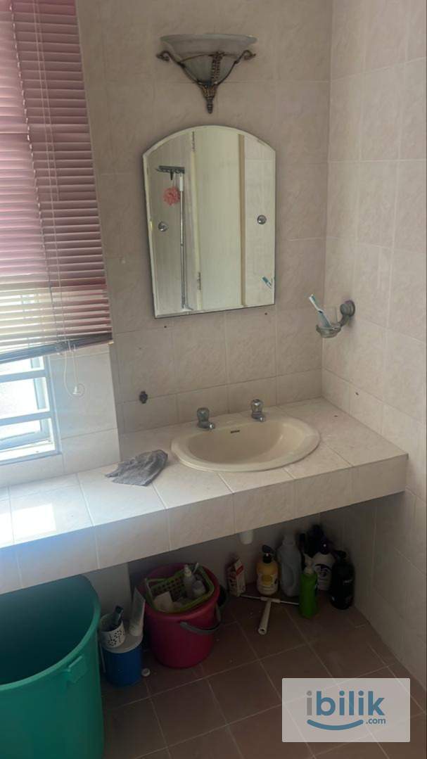 Fully furnished Masterroom  - Image 2