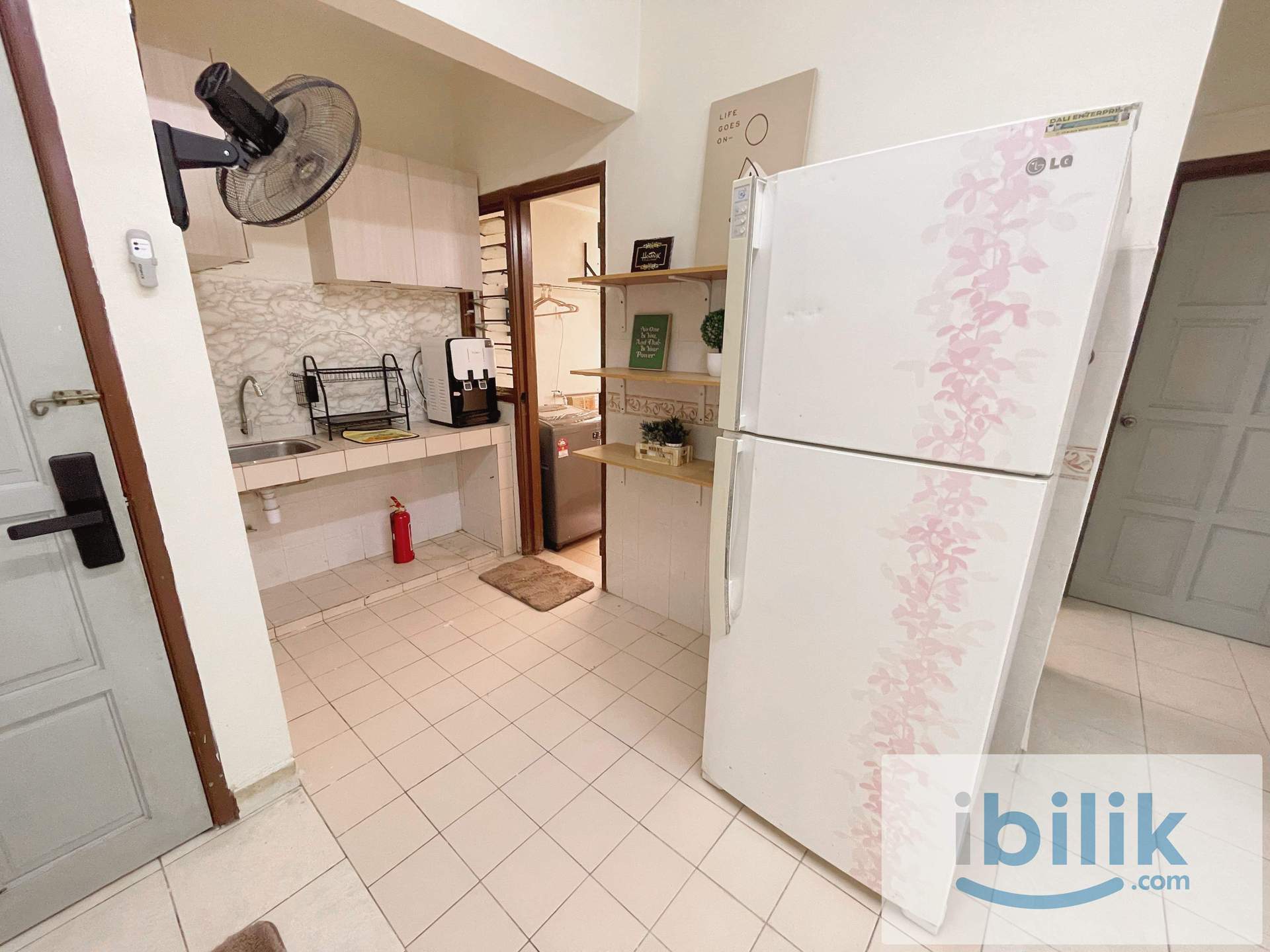 🏠FULLY FURNISHED😱 PREMIUM BALCONY ROOM! WORK FROM HOME FRIENDLY💻 - Image 4