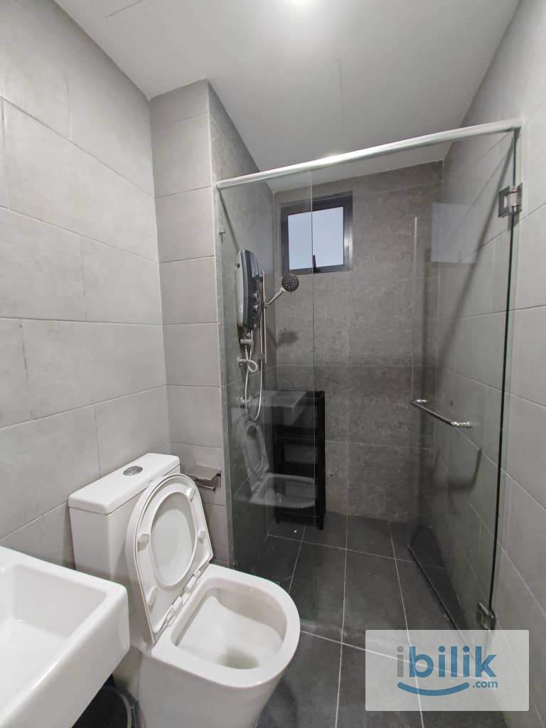 (Mixed Unit) Middle Room at Meta Residence, Seri Kembangan - Image 5