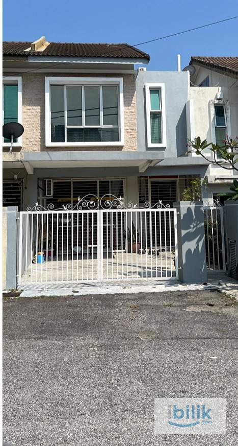 Female Room for Rent – Paragon 202 Bandar Putra Permai, Seri Kembangan - Image 3