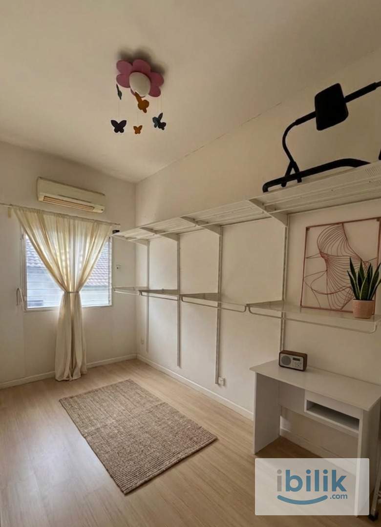 Female Room for Rent – Paragon 202 Bandar Putra Permai, Seri Kembangan - Image 5