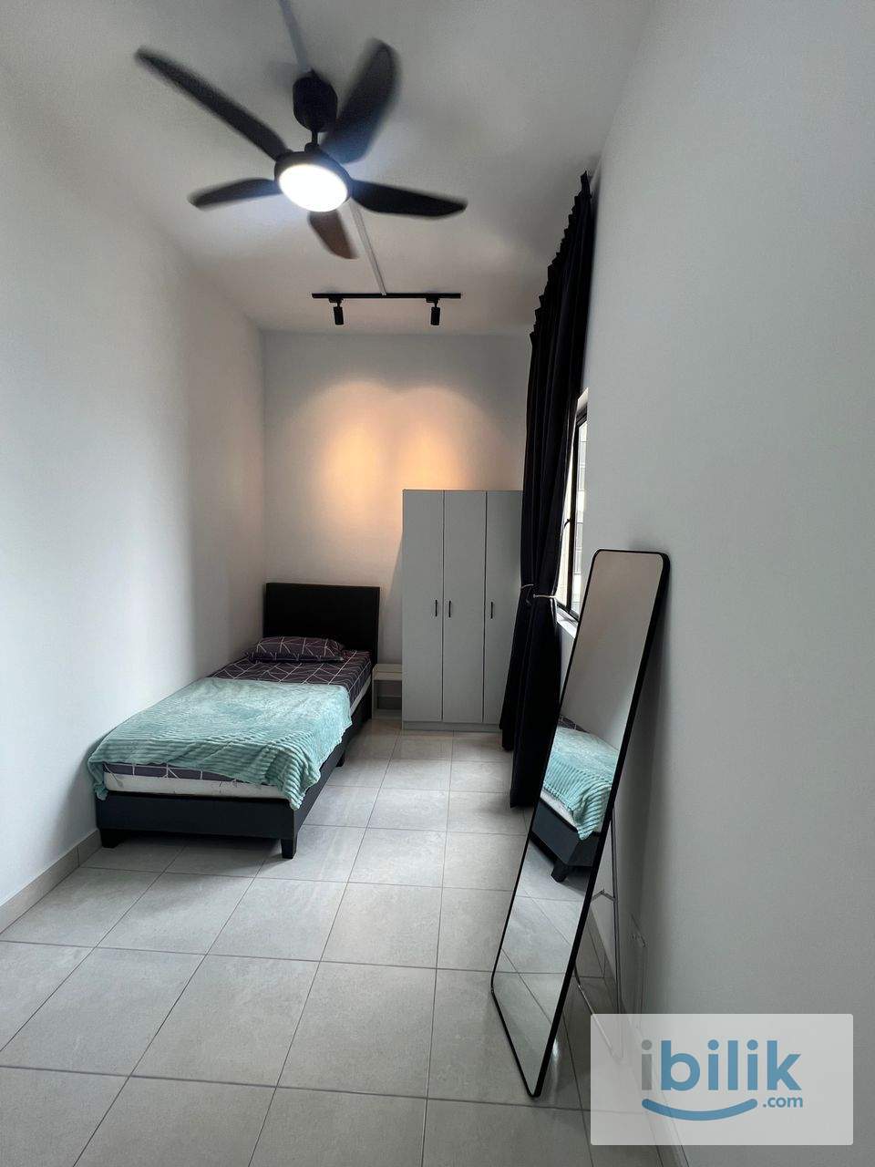 Youth City Nilai @ Medium Single Room for rent @ Female Unit - Image 1