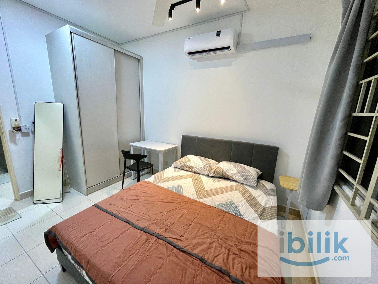 (KEYLESS) Smart Lock @ Medium Queen Bedroom for Rent at Seri Baiduri @ Setia Alam @ Female Muslim Unit - Image 10
